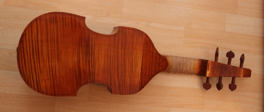 viole de gambe 02.jpg